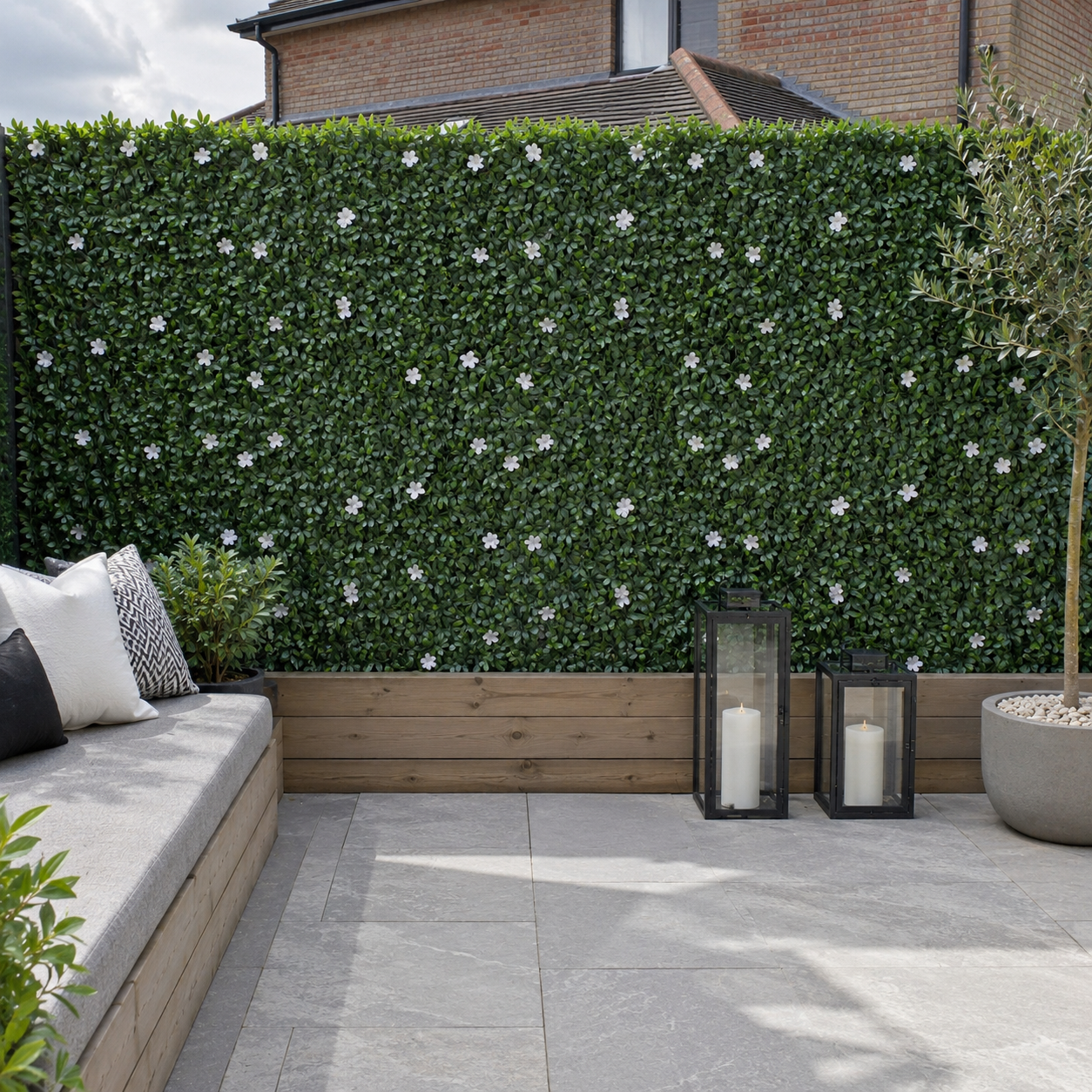 Green Wall Hedge with Dark Leaf Foliage and White Flowers (Pack of 4) 50cm x 50cm - A1136