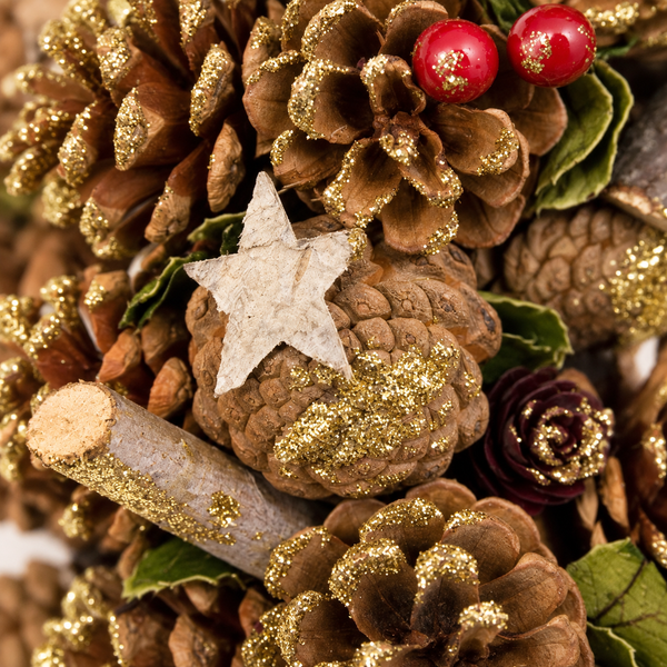 GreenBrokers Christmas Wreath 30cm Gold Pine Cones Red Berries Festive Decor D1236