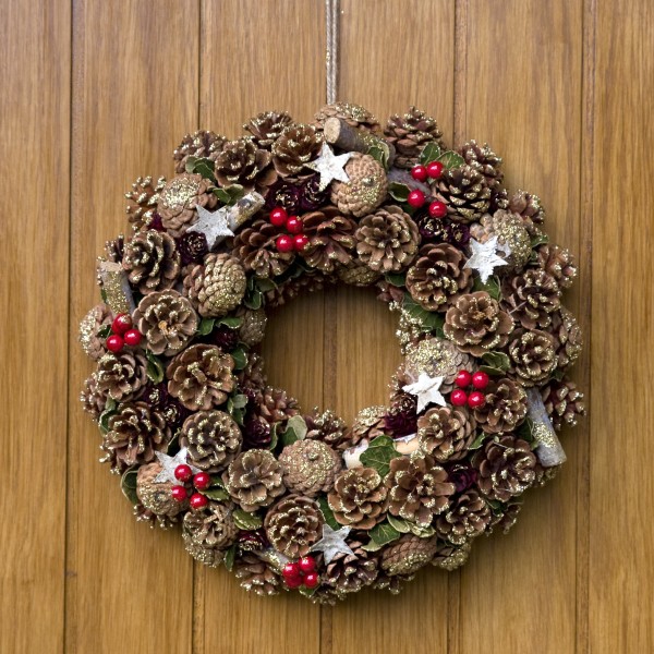GreenBrokers Christmas Wreath 38cm Gold Pine Cones Red Berries Festive Decor D1237