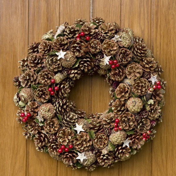 GreenBrokers Christmas Wreath 48cm Gold Pine Cones Red Berries Festive Decor D1238