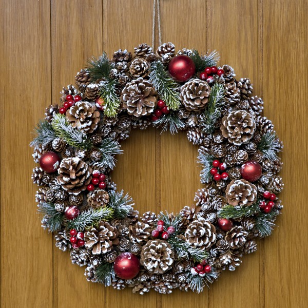 GreenBrokers Christmas Hanging Wreath 48cm Pine Cones with White Frosting D1223